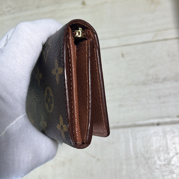 Louis Vuitton Monogram Porte Monnaie Tresor Bifold Wallet - Picture 4 of 16